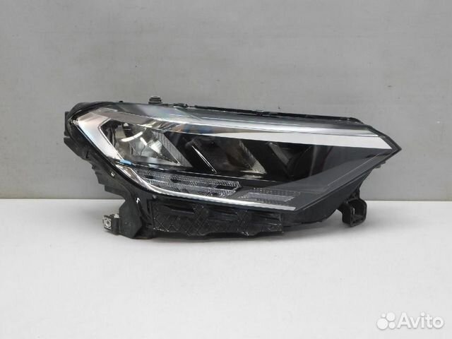 Фара правая Volkswagen Polo