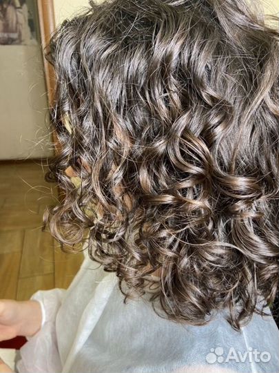 Парикмахер по кудрявым волосам