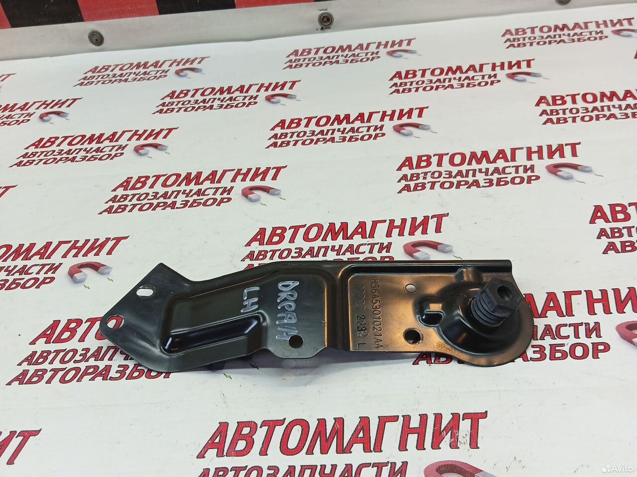 Кронштейн телевизора левый Voyah Dream