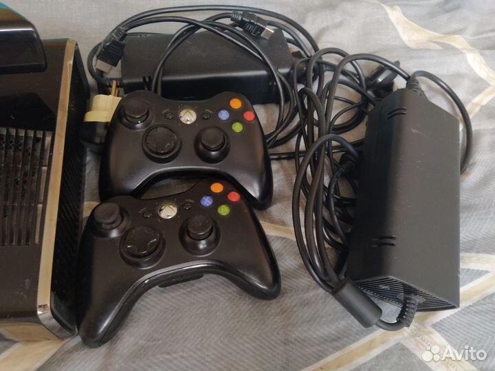 Xbox 360 + kinect + 2 геймпада + 45 игр