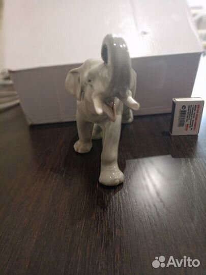 Статуэтка слон фарфор