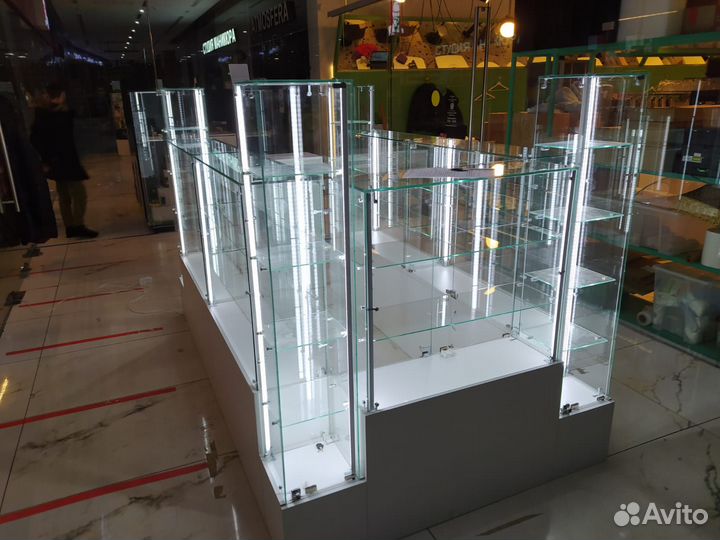 Изготовление торговых витрин