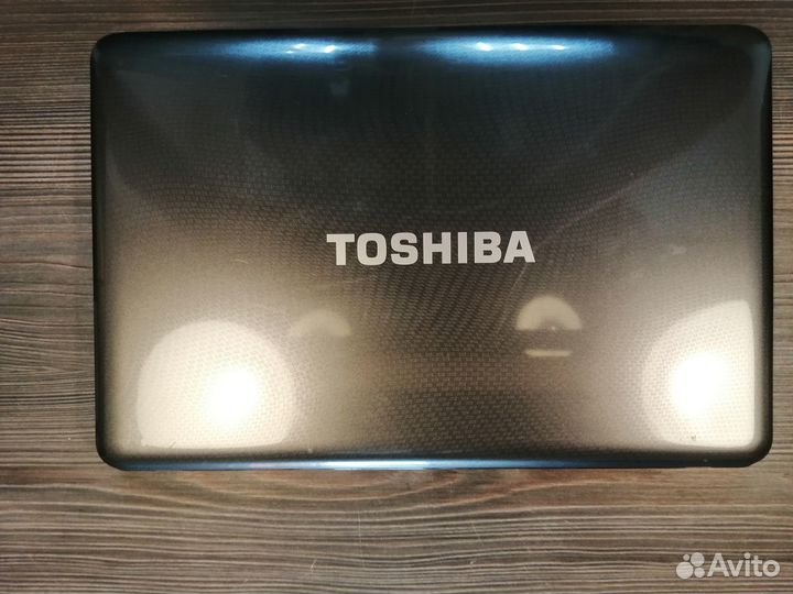 Ноутбук Toshiba для учебы, работы