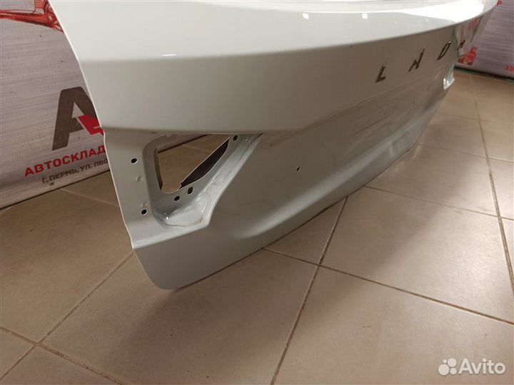 Дверь багажника LADA Vesta