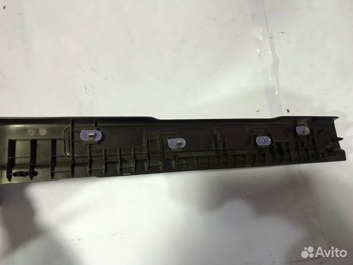 Отделка переднего порога (внутренняя) правая DS