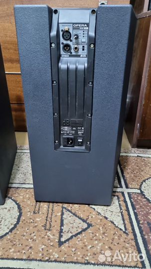 Две итальянские колонки 400вт