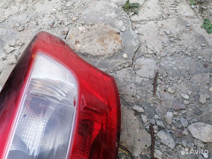 Задние фонари Ford Focus 3