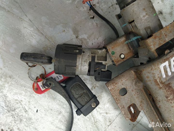 Замок зажигания Peugeot 308