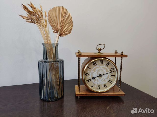Механические настольные часы весна СССР