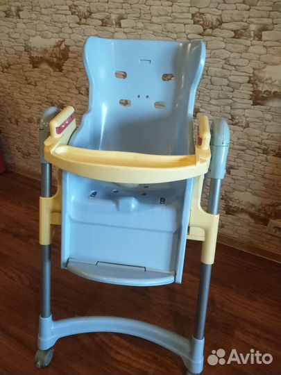 Детский стульчик для кормления