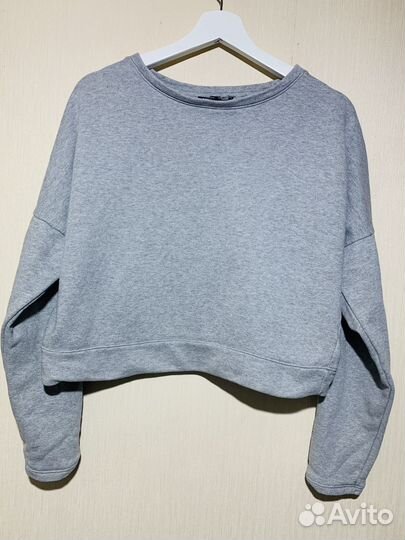 Свитшот укороченный серый mango m