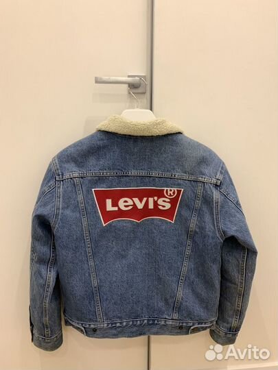 Джинсовая куртка с мехом levis