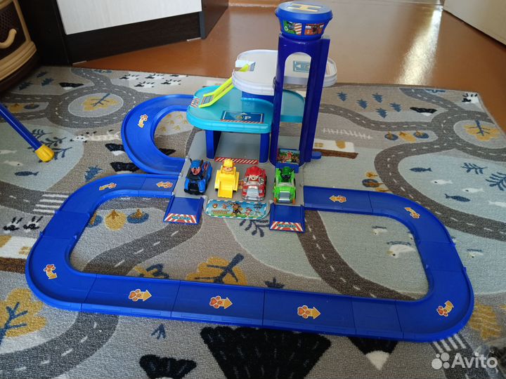 Щенячий патруль база и щенки