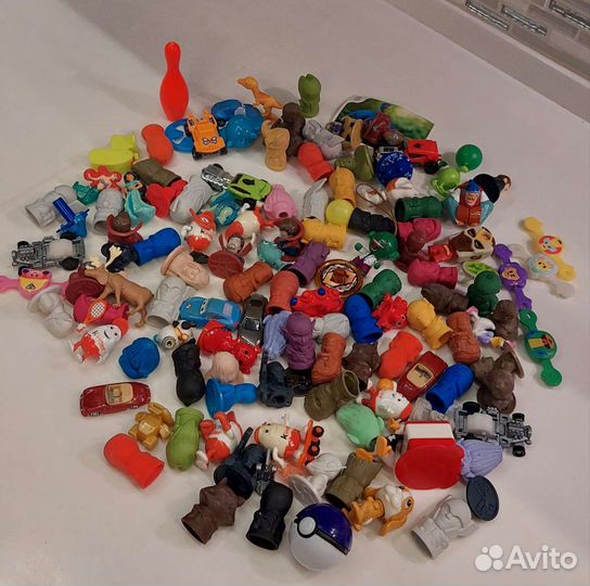 Маленькие игрушки от киндера,дикси,пятёрочки