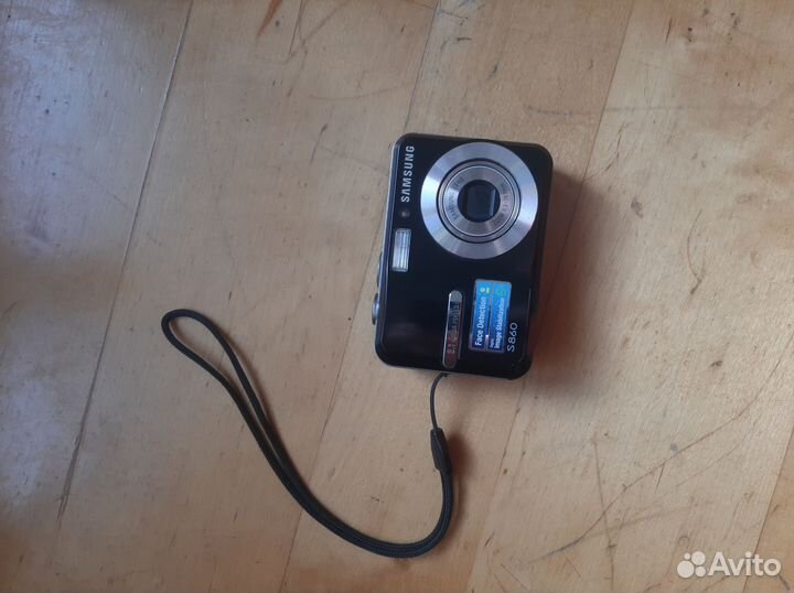 Компактный фотоаппарат