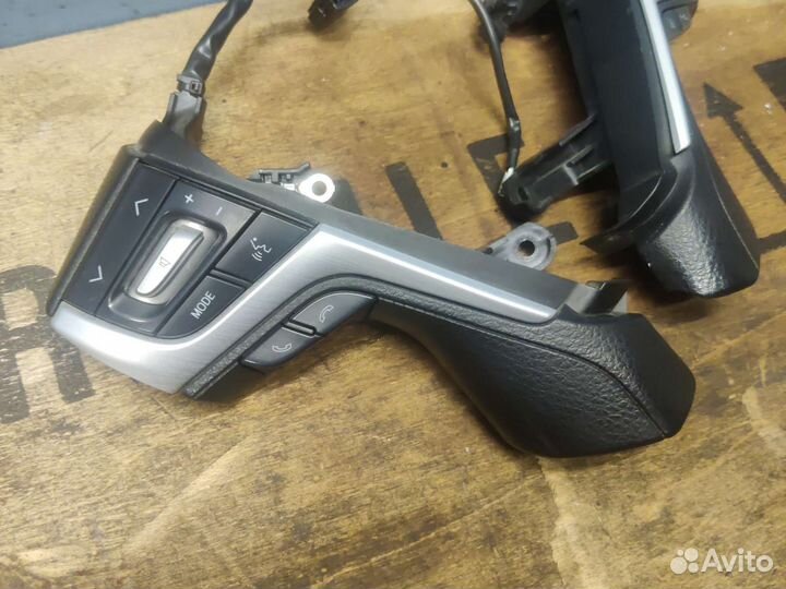 Кнопки в руль Toyota LC200 2016г