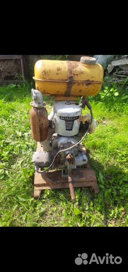 Помпа бензиновая бу