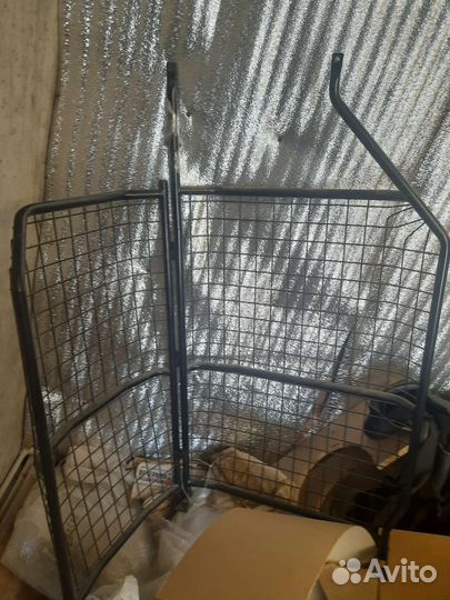 Перегордка (решетка) грузового отсека