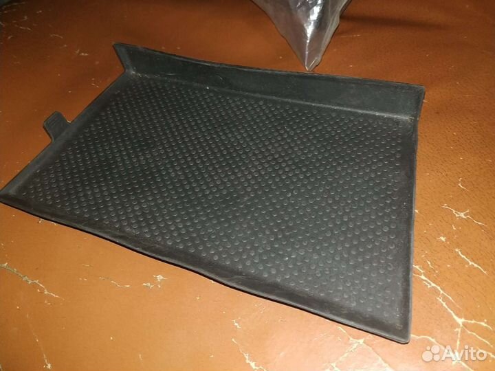 Коврик центральной консоли Tiguan II AD1