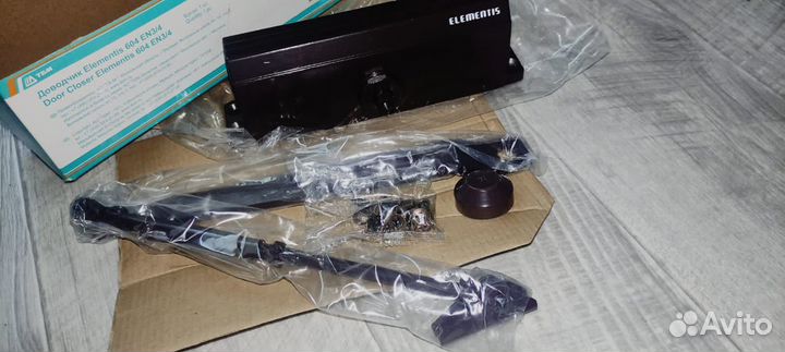 Доводчик дверной коричневый