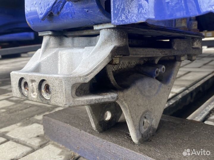 Кронштейн кабины передний Volvo FH