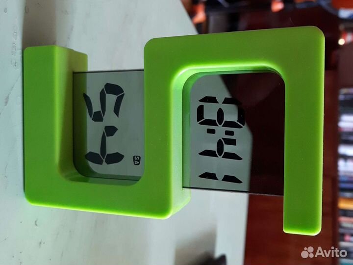 Часы электронные, прозрачные