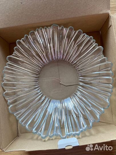 Стеклянная ваза под фрукты