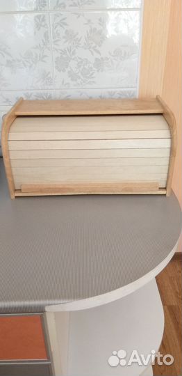 Хлебница деревянная