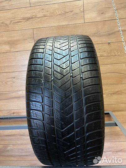 Pirelli Scorpion Winter 295/35 R21 107V