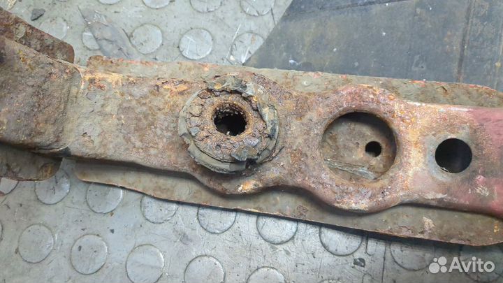 Балка под радиатор Toyota Verso, 2011