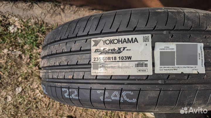 Yokohama BluEarth-XT AE61 235/60 R18 103W
