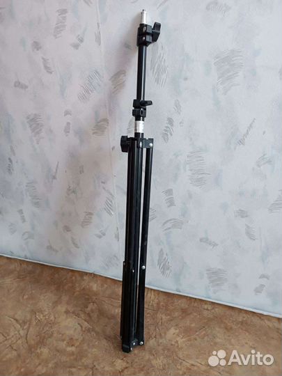 Штатив для кольцевой лампы