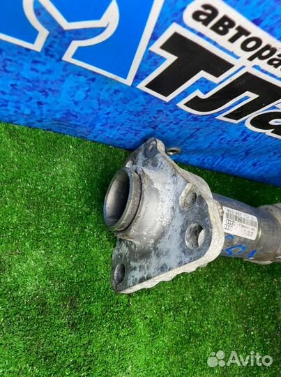 Кронштейн усилителя бампера передний правый Audi