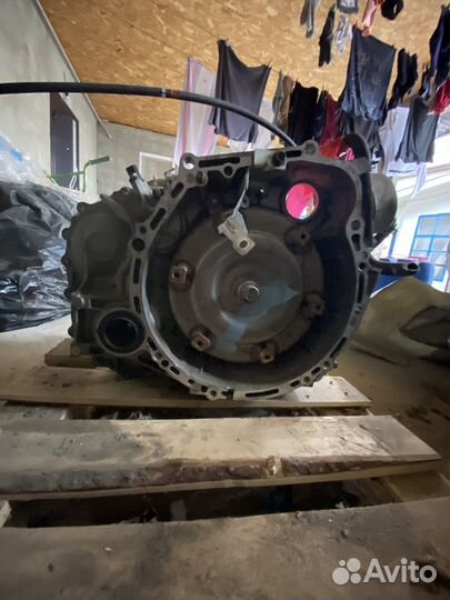 Коробка пердач Toyota Isis