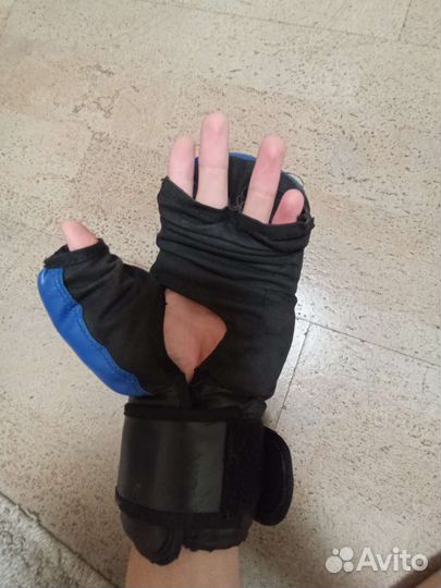 Перчатки для рукопашного боя