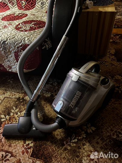 Пылесос Zanussi Cyclon Power