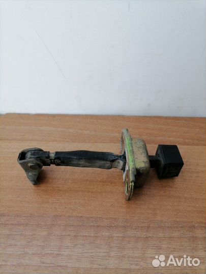 Ограничитель Мицубиси Лансер 9 CS Lancer перед LR