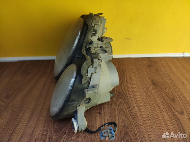 Фара Mercedes CLK W208