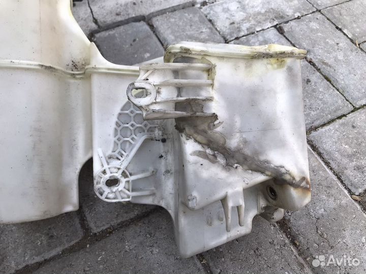 Бачок омывателя VW T5