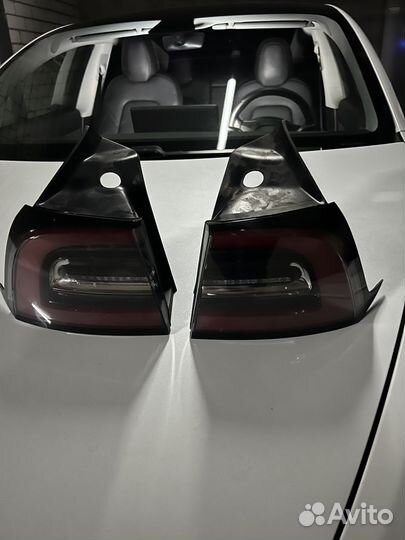 Задние фонари Tesla model 3