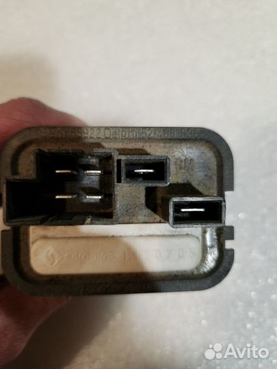 Резистор мотора печки Opel Astra H GTC