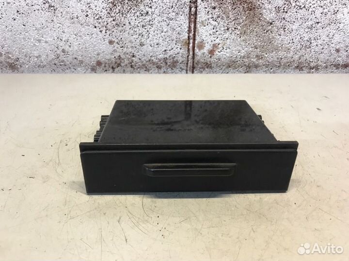 Бардачок центральный Mitsubishi Eterna 2.0 6A12