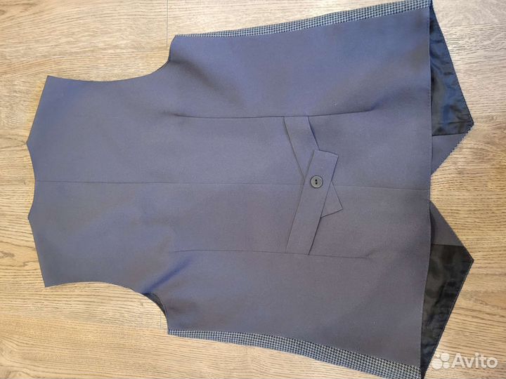 Жилетка для мальчика школьная