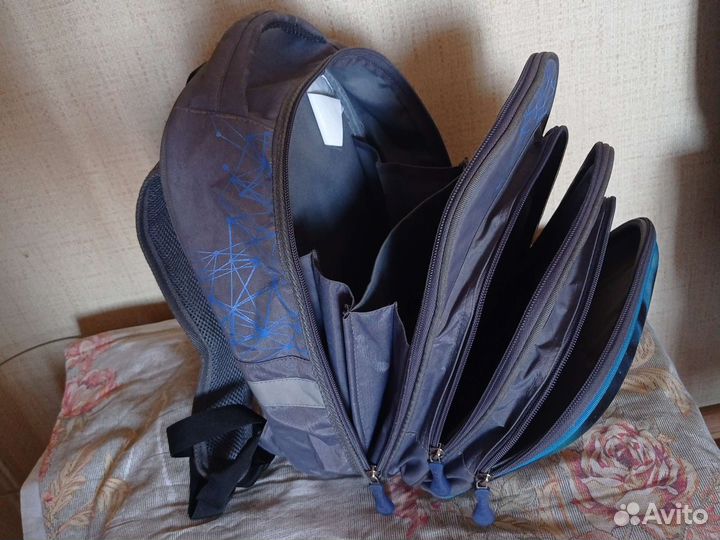 Рюкзак школьный для мальчика 1-4 класс