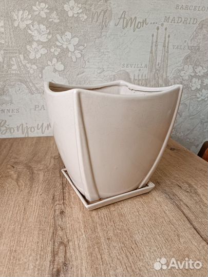 Керамический цветочный горшок