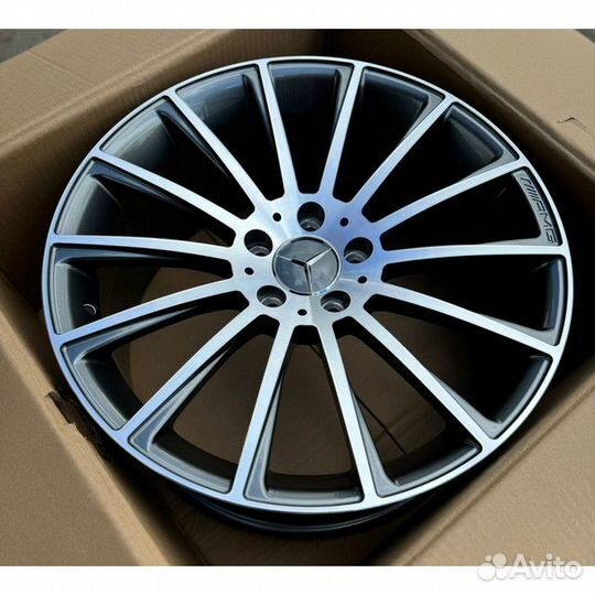 Кованые Диски R22 на Mercedes AMG