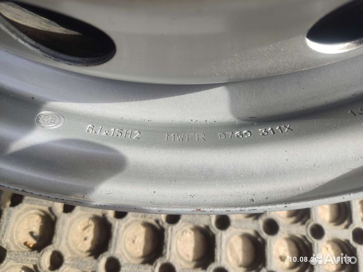 Штампованный диск r16