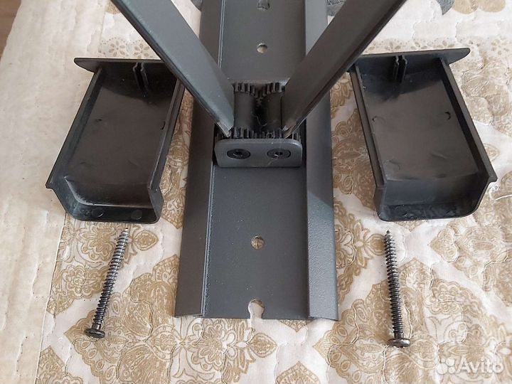 Навесной кронштейн на стену