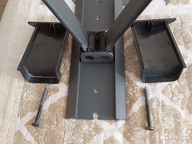 Навесной кронштейн на стену