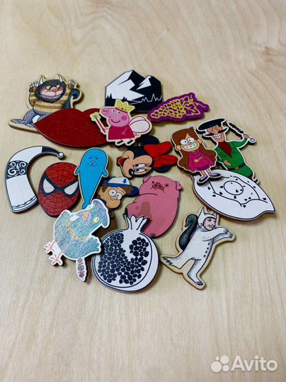 Деревянные значки на заказ